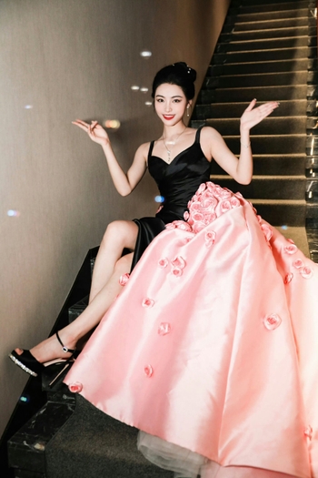 Jiaqi Xu