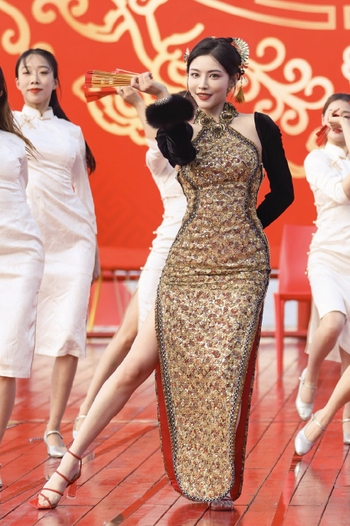 Jiaqi Xu