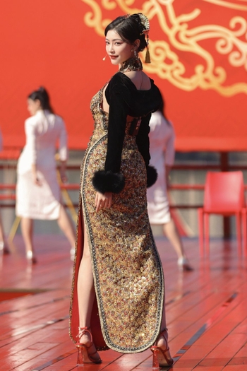 Jiaqi Xu