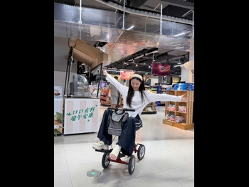  alt="Jiaqi Xu"