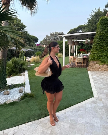 Elle Edwards