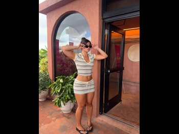  alt="Elle Edwards"