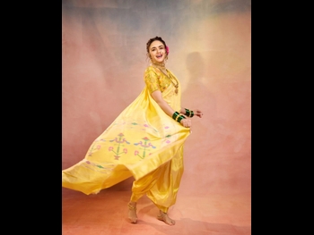  alt="Amruta Khanvilkar"
