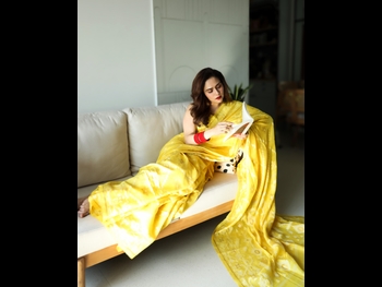  alt="Amruta Khanvilkar"