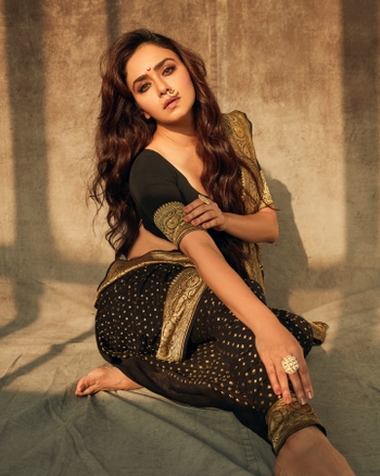 Amruta Khanvilkar