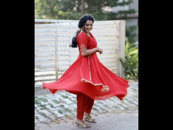  alt="Sruthy Suresh"