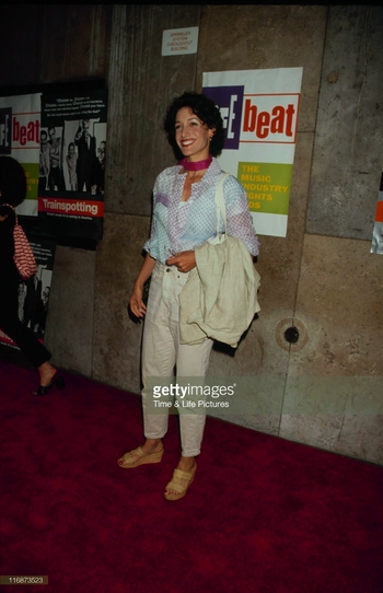 Jennifer Beals (I)