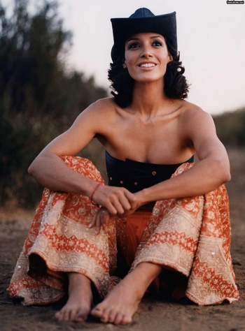 Jennifer Beals (I)