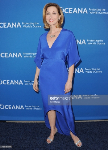 Sharon Lawrence (I)