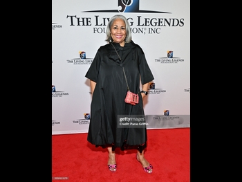  alt="Dyana Williams"
