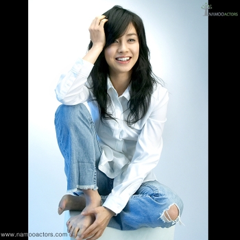 Song Ji-Hyo