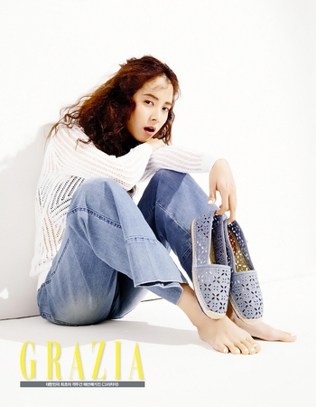 Song Ji-Hyo