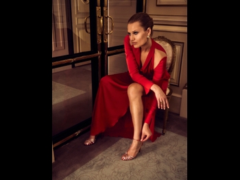  alt="Toni Garrn"