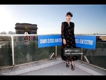  alt="Desiree Akhavan"