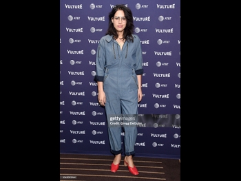  alt="Desiree Akhavan"