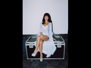  alt="Lily Allen (i)"
