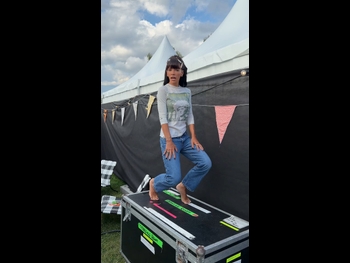  alt="Lily Allen (i)"