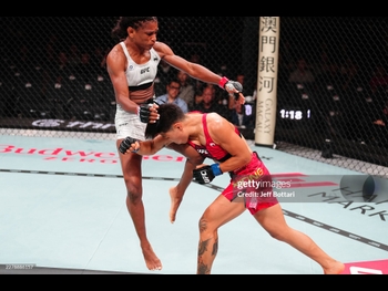  alt="Angela Hill"