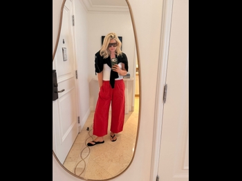  alt="Caroline Arapoglou"