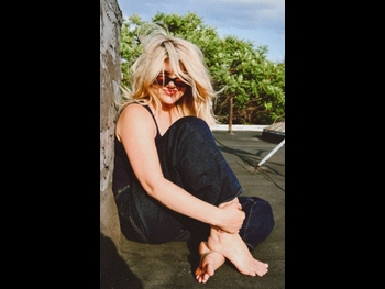  alt="Caroline Arapoglou"