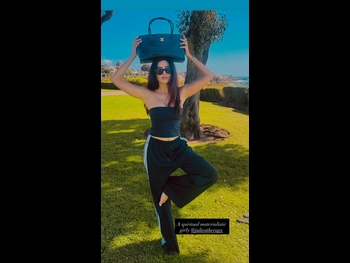  alt="Noureen Dewulf"