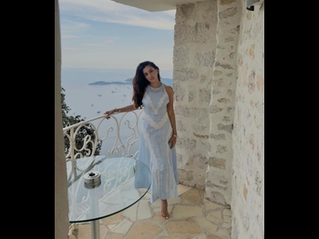  alt="Noureen Dewulf"