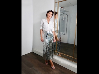  alt="Emma Willis (v)"