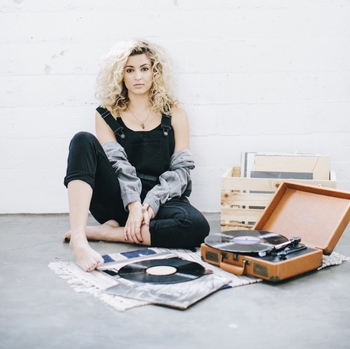 Tori Kelly