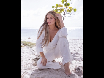  alt="Sara Uribe"