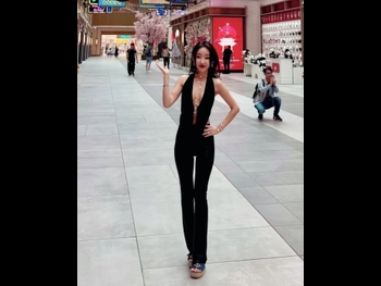  alt="Yeonmi Park"