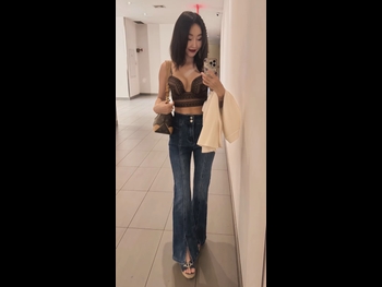  alt="Yeonmi Park"