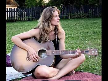  alt="Julia Pietrucha"