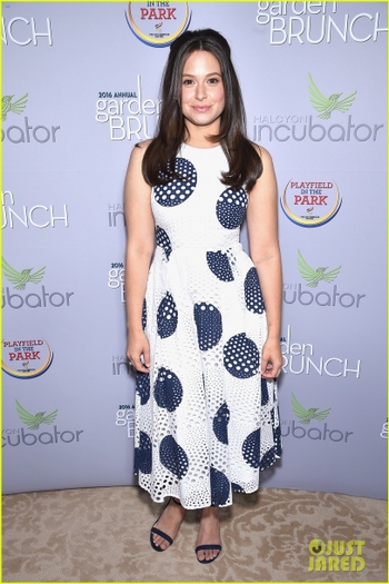 Katie Lowes