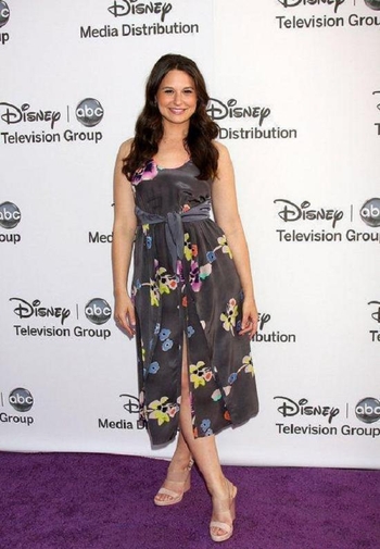 Katie Lowes