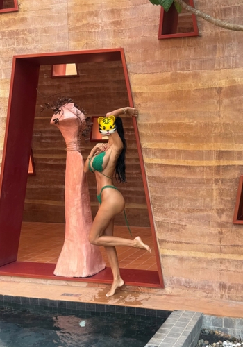 Chloe Khan