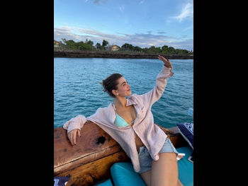  alt="Amelie Zilber"