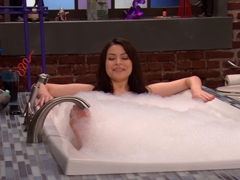 Miranda Cosgrove