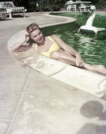 Esther Williams (I)