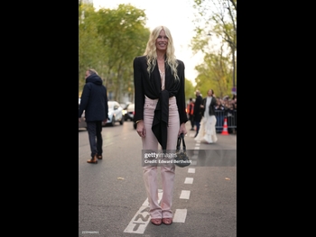  alt="Claudia Schiffer"