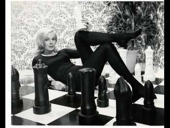  alt="Leslie Parrish"