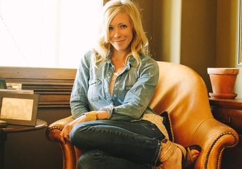 Ellie Holcomb