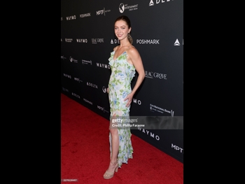  alt="Isabella Blake-thomas"