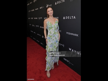  alt="Isabella Blake-thomas"