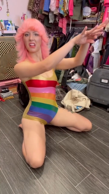 Annalee Belle