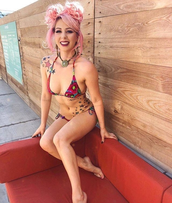 Annalee Belle