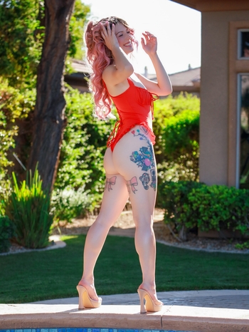 Annalee Belle