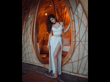  alt="Eve Dumon"