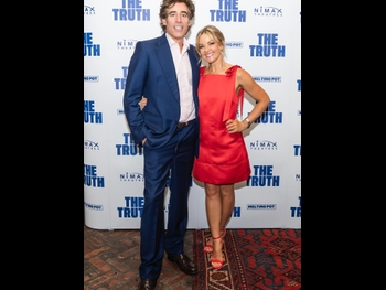  alt="Sarah Hadland"