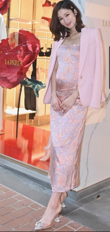 Eliza Sam