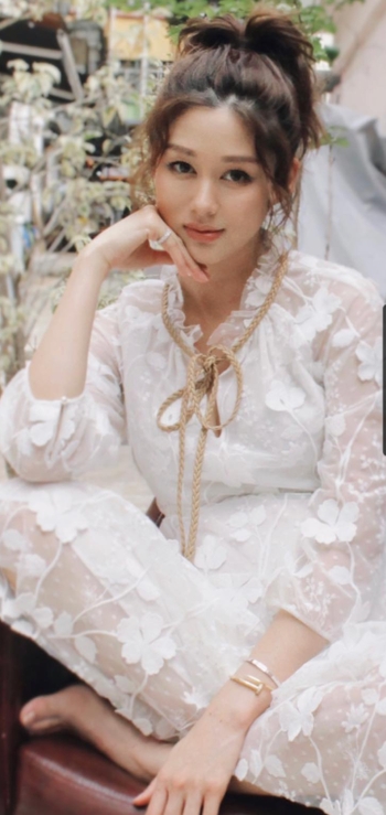 Eliza Sam